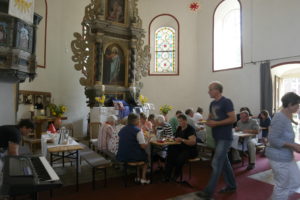 Kuchentafel nach dem Gottesdienst zum Kirchweihfest am 25. August 2019